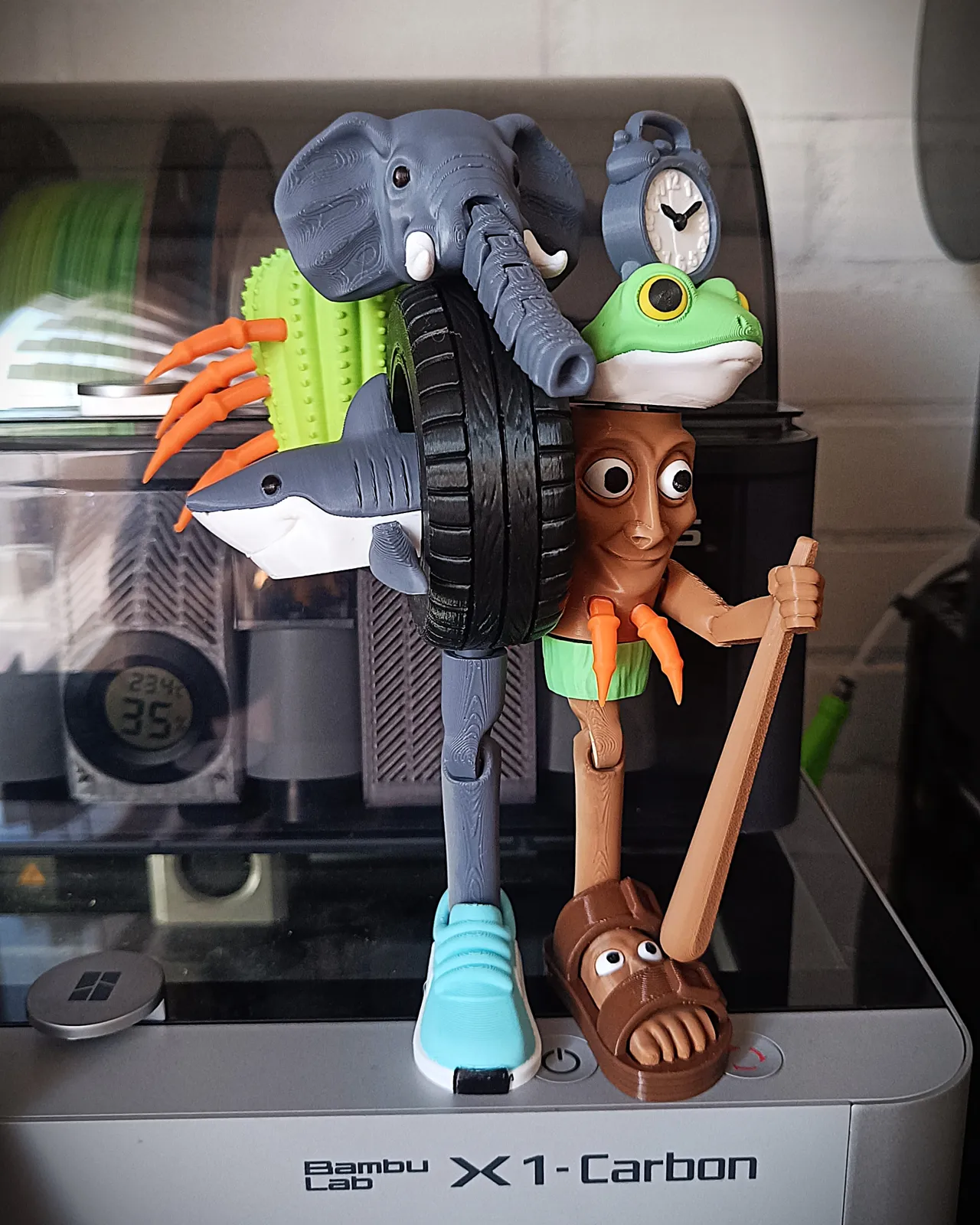 La Grande Combinazione articulated toy view 3