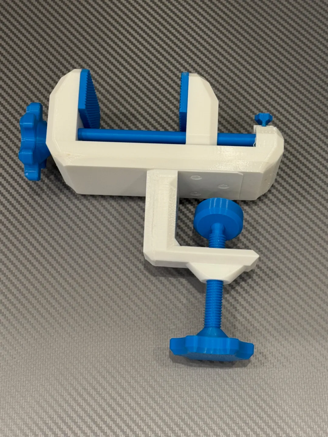 Table Vise - fully printable with changable jaws view 3