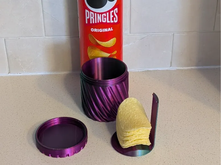 Pringles container with lid and lifting handle