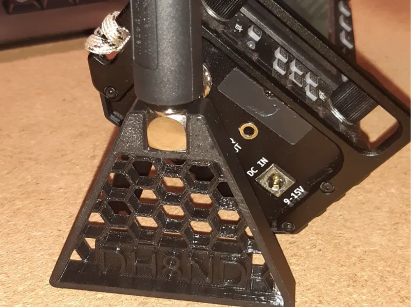 协谷x6100短波电台 QRP BNC天线支架