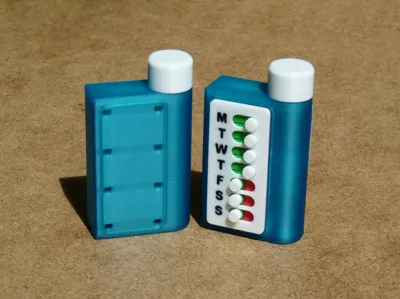 Flat pill bottle, variation with tracker