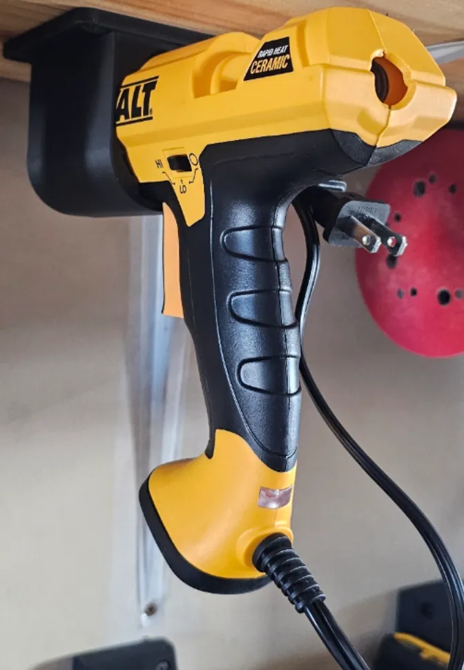 DeWalt Glue Gun DWHT75098B Mount