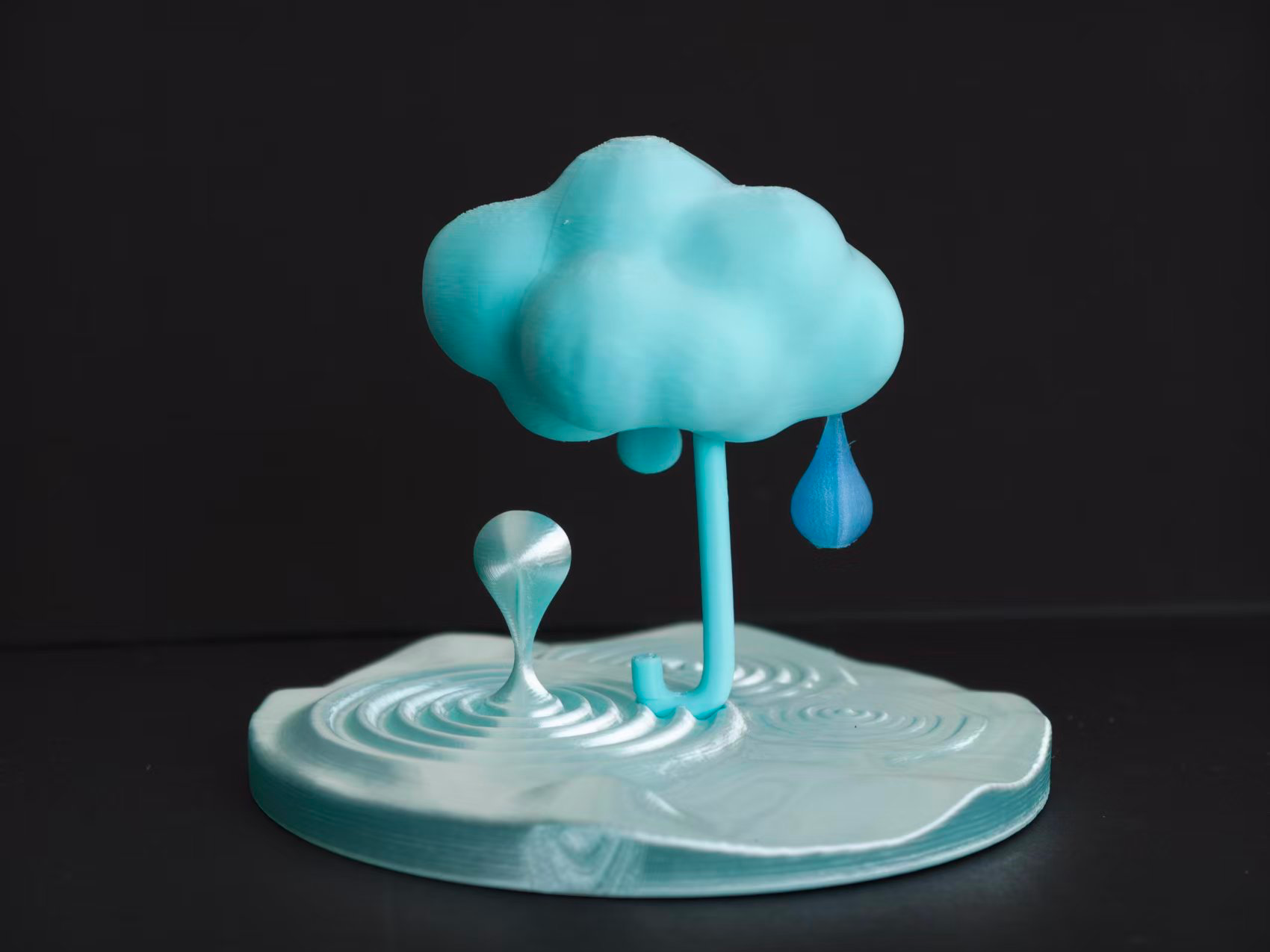 置景雕塑：云雨伞