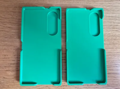 Samsung S26+ Desk stand - with & without cover