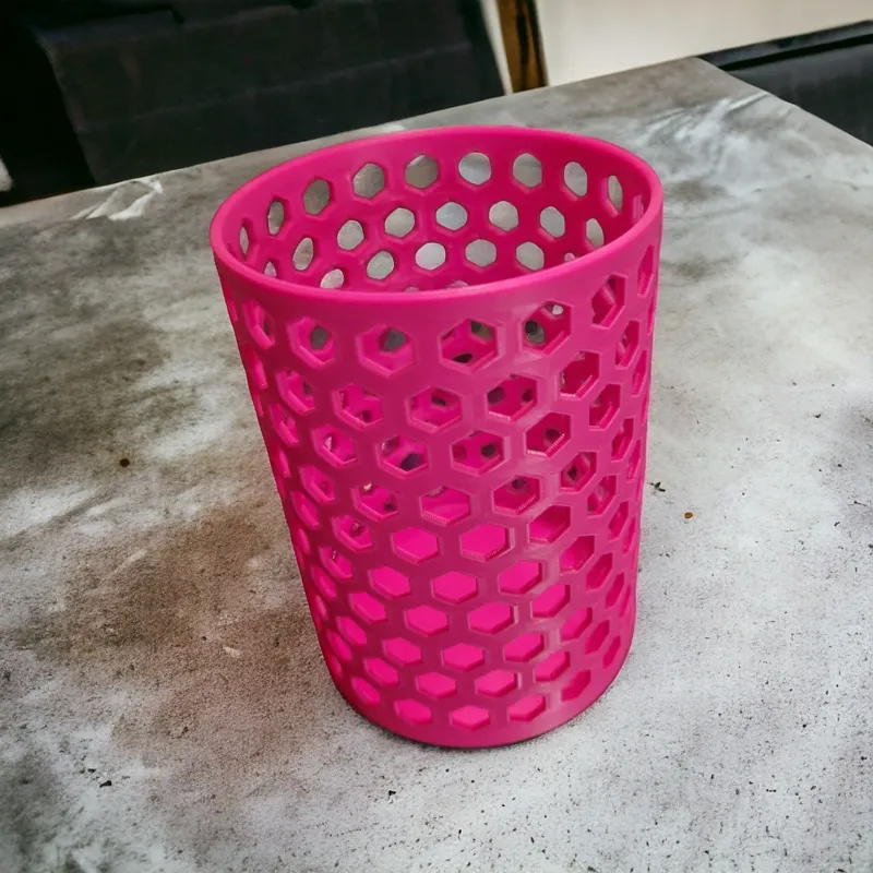 Round box with hexagon pattern Ø80x110mm