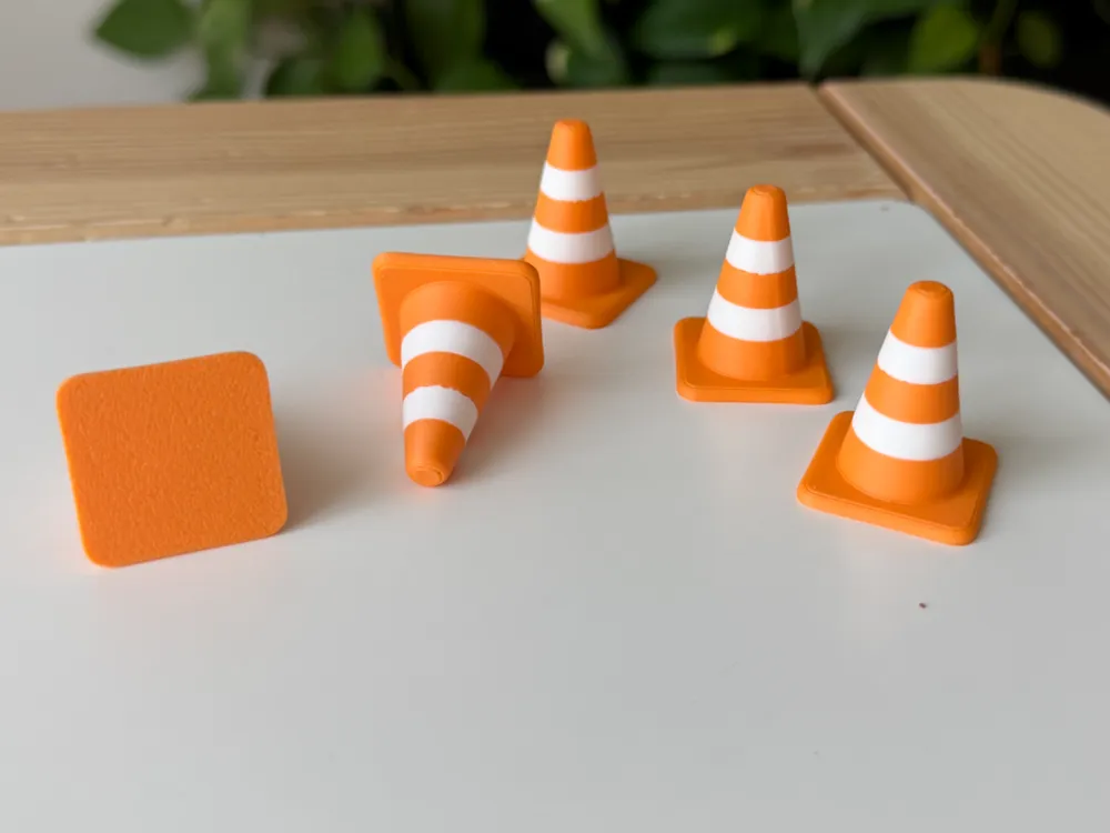 Soporte: Traffic cone. Referencia del modelo original.