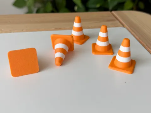 Soporte: Traffic cone — referencia de MakerWorld