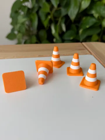 Soporte: Traffic cone — vista de referencia 2