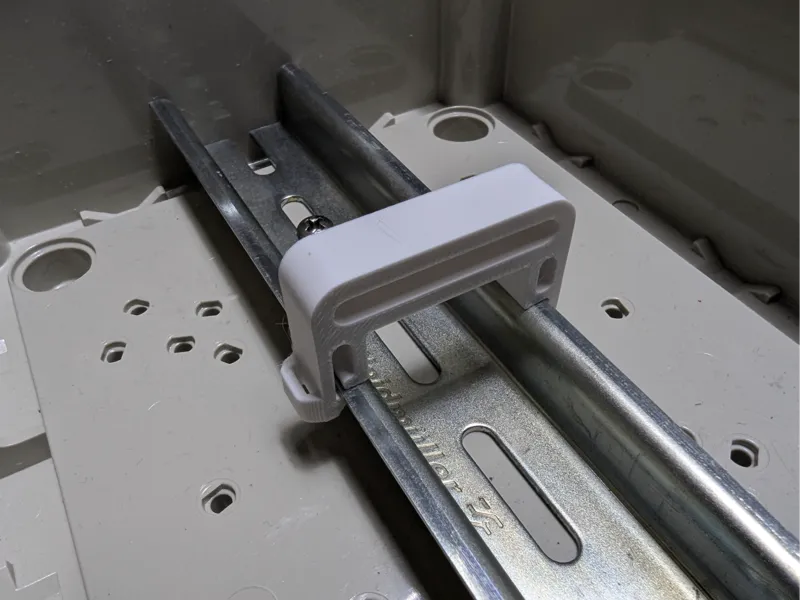 DIN-Schienen / Hutschienen  Abstandhalter 10 mm 
