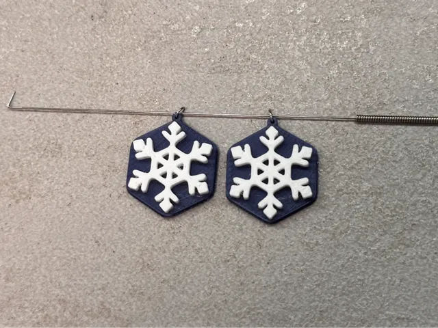 No Ams Christmas snowflake earrings