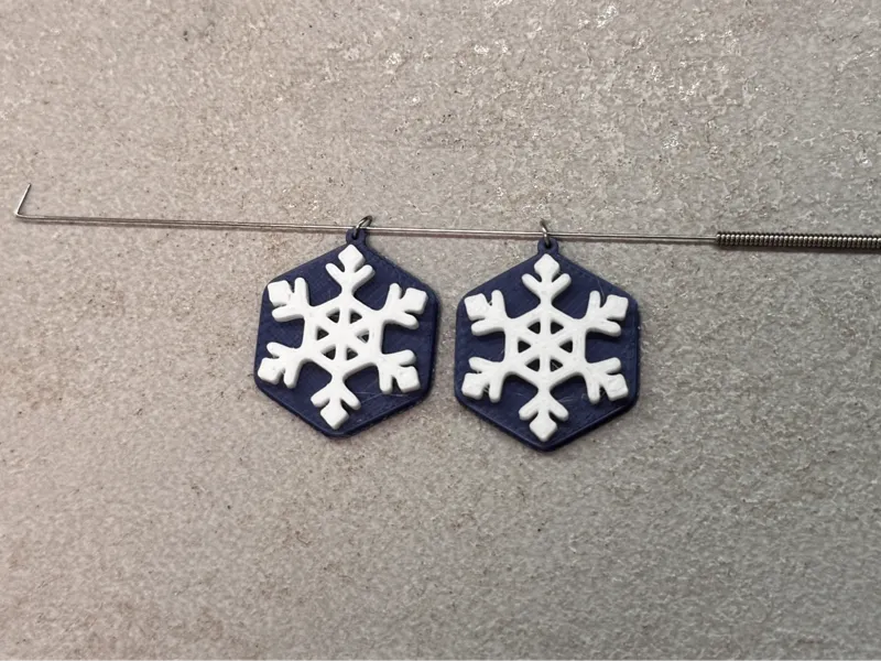 No Ams Christmas snowflake earrings