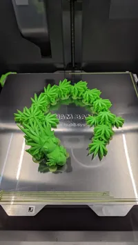 Dragon articulé feuille de cannabis — photo 3
