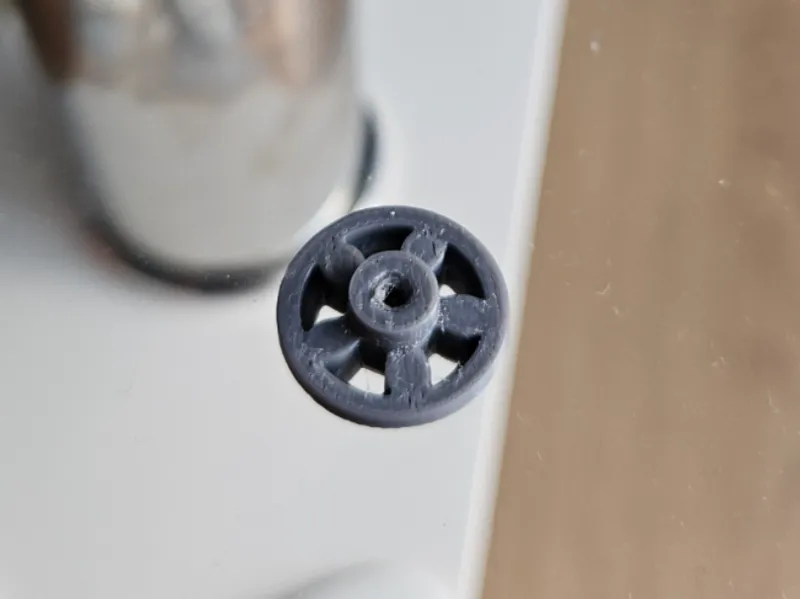 Simple 3D-Printed Toy Wheel (2 mm Axle, PLA)