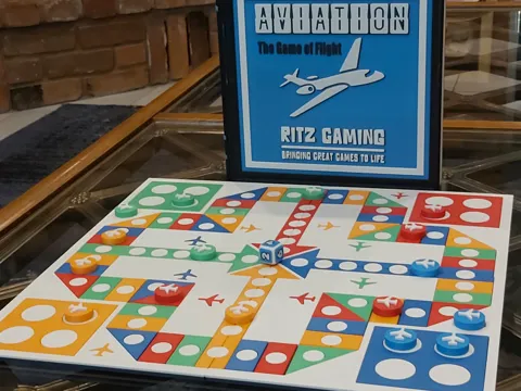 Caja o estuche: AVAIATION Board Game - Bookcase Edition — referencia de MakerWorld