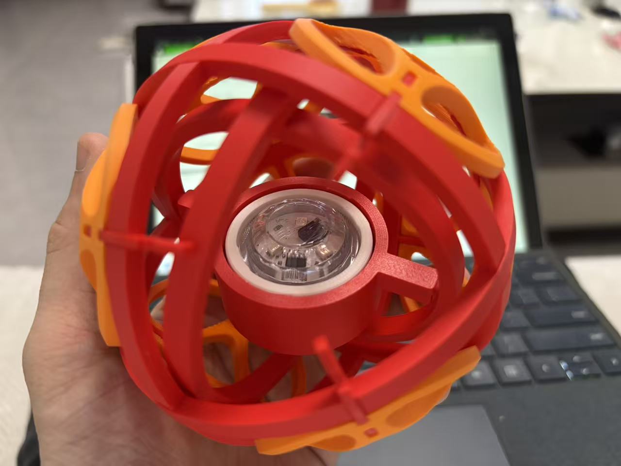 Miniatura 2 do modelo 3D 玲珑滚灯