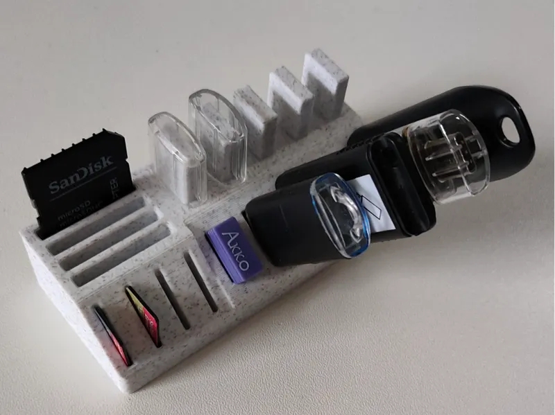 USB-Stick Holder v2 | cap holders on top
