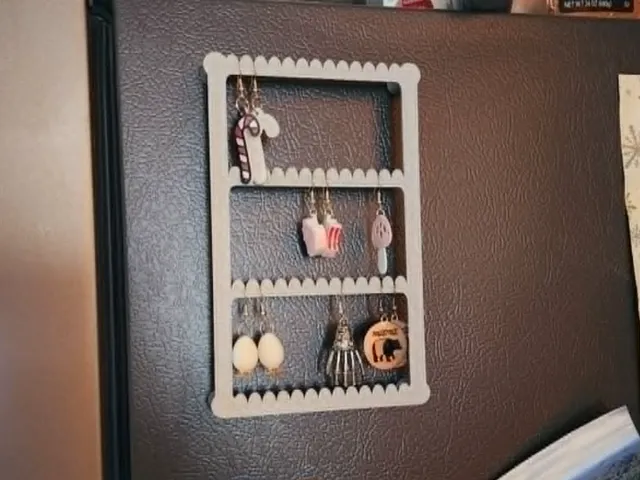 Magnetized Earring Holder
