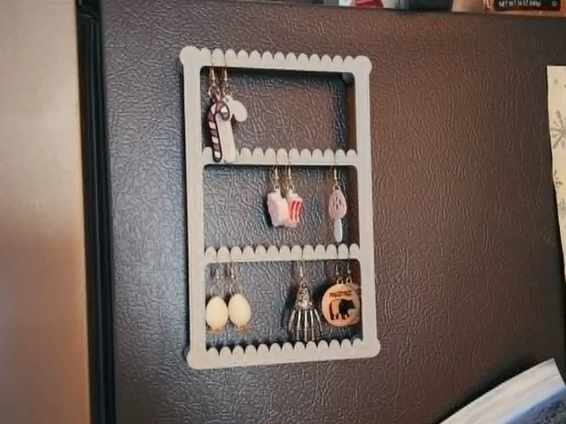 Magnetized Earring Holder