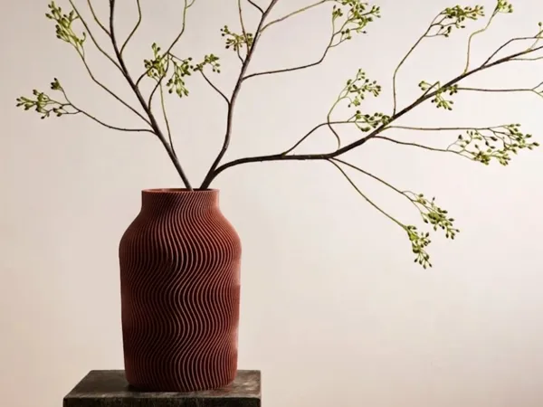 Vase ondulé — déco moderne minimaliste