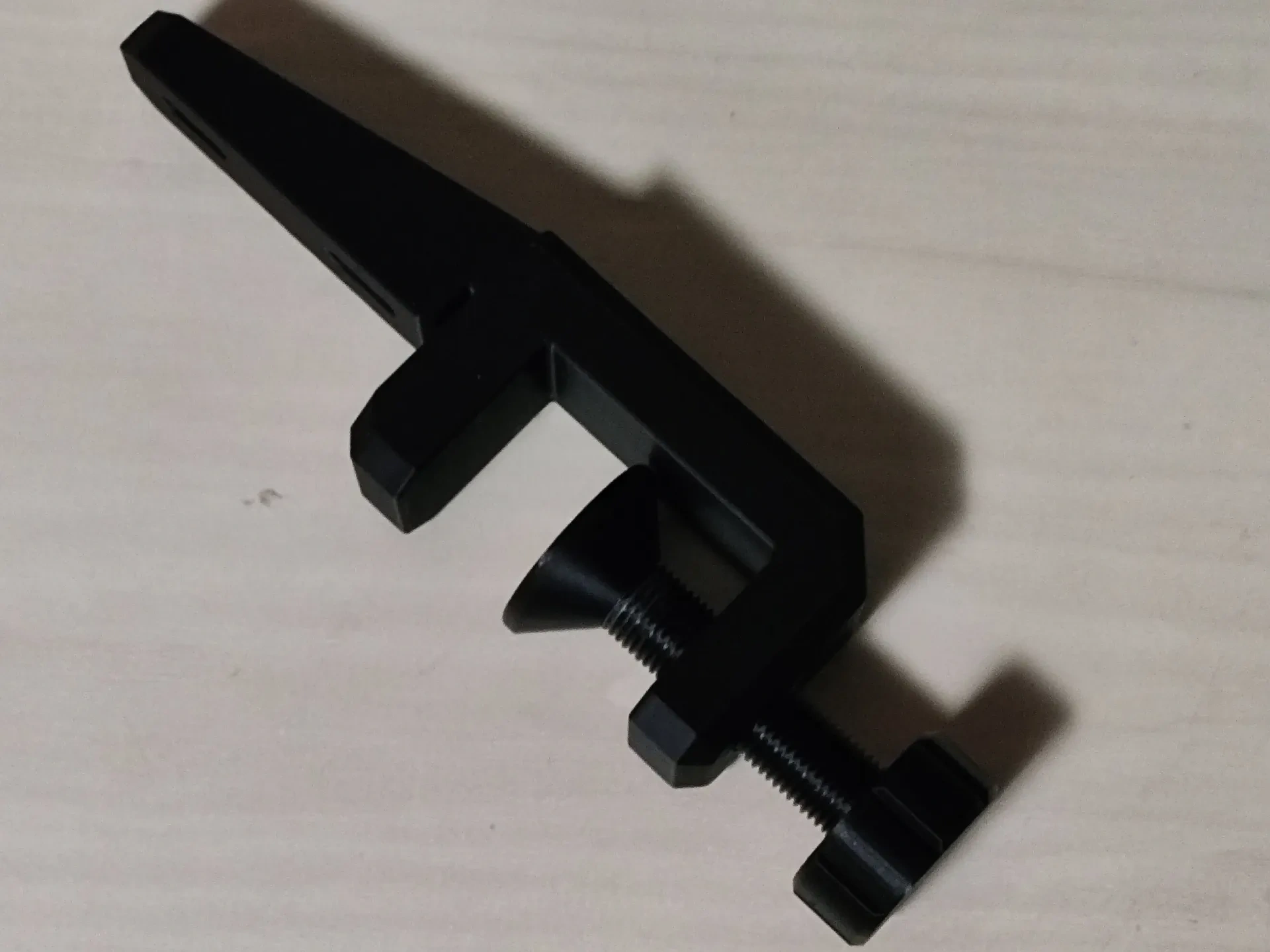 Miniatura 1 do modelo 3D 洞洞板桌面夹具 