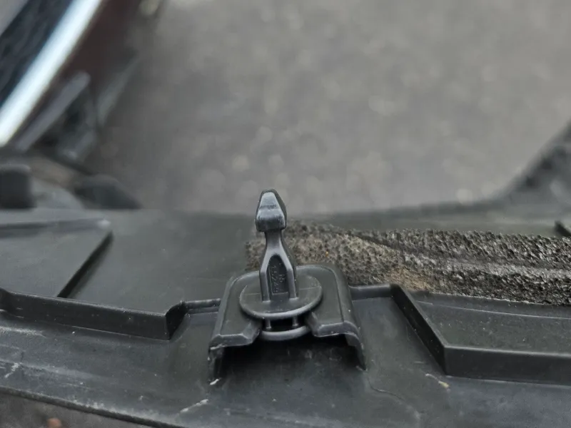 Honda / Acura Engine Cover Retainer Clip