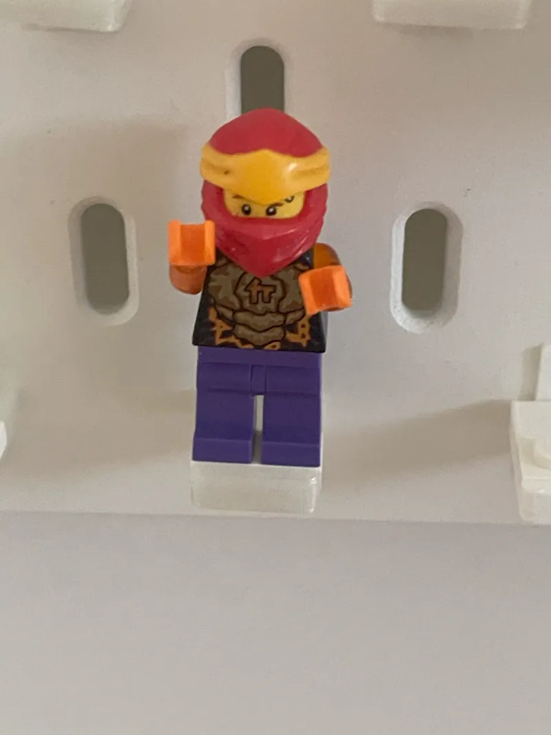 Lego Skadis Holder