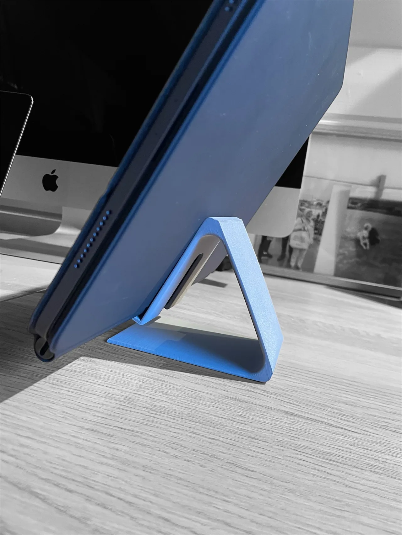 phone stand view 3