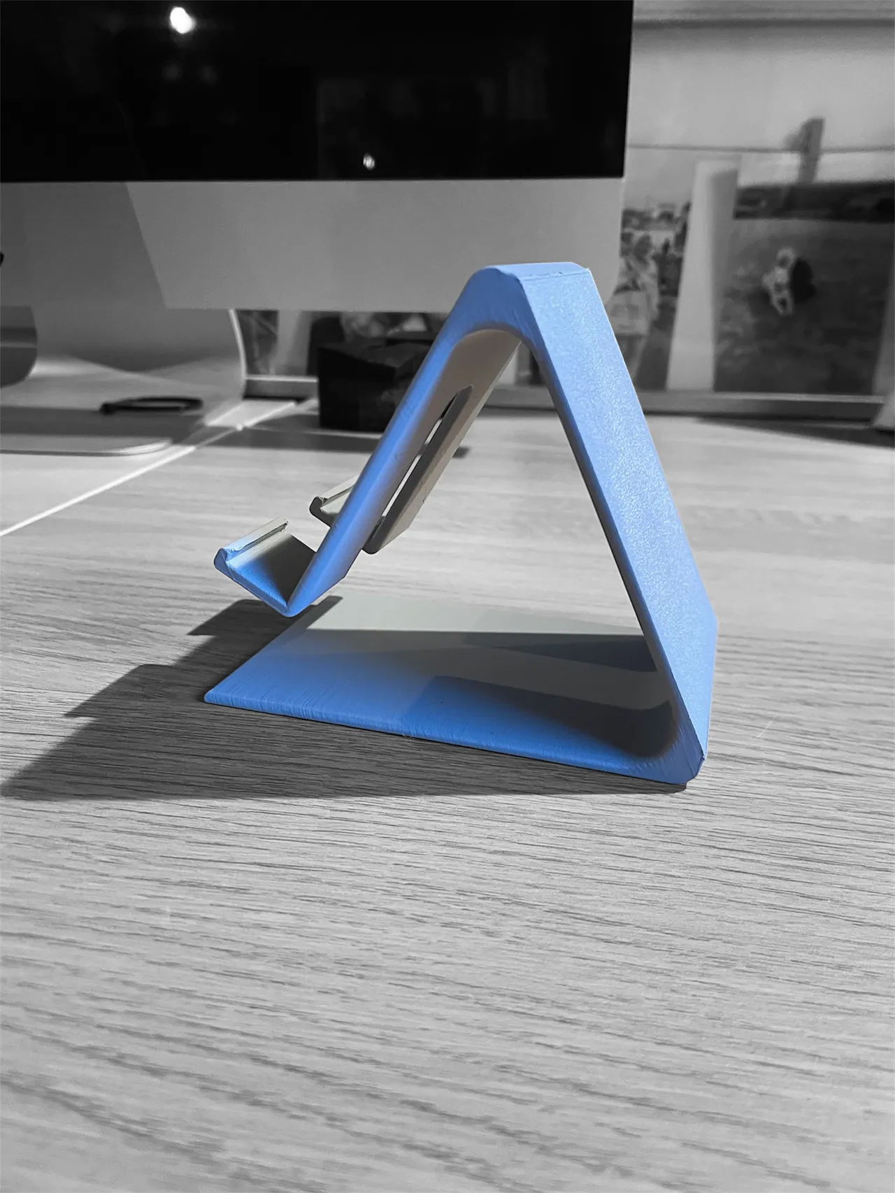 phone stand view 2