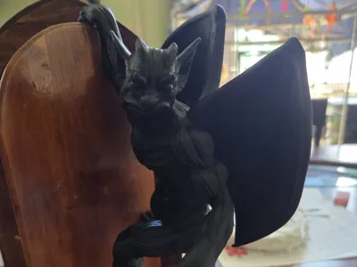gargoyle plant/fence hanger