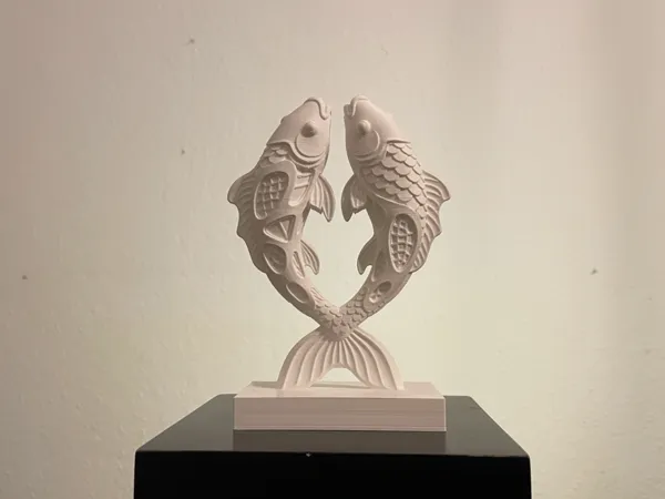 Sculpture de poissons façon hexagones