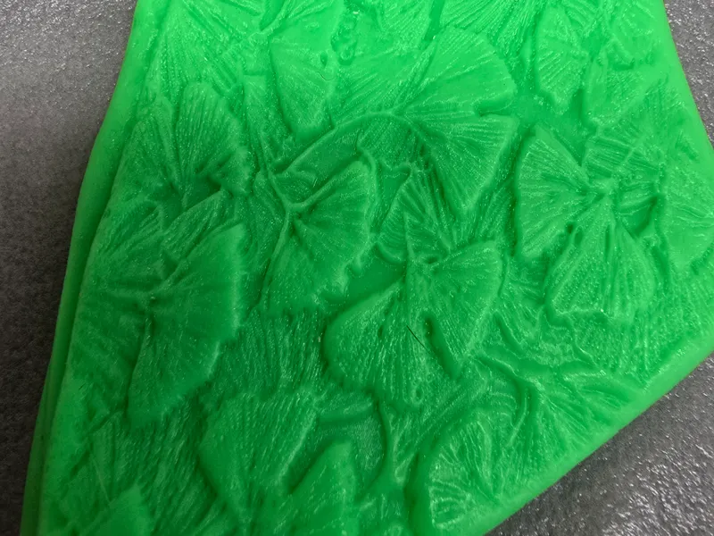 Ginko Relief Roller