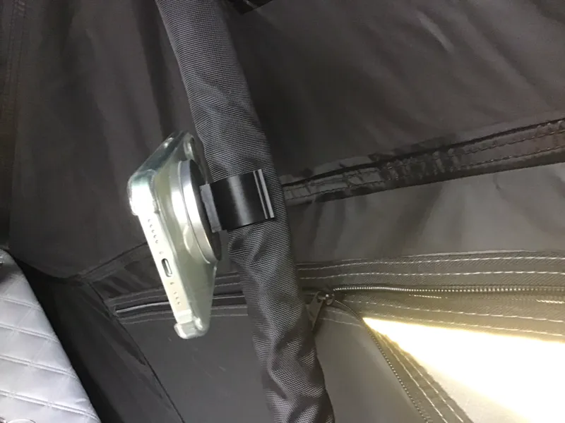 iPhone RoofTent-Mount 