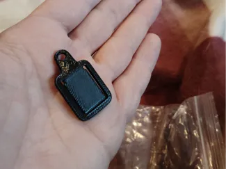 Spray mask clip to hold elastic