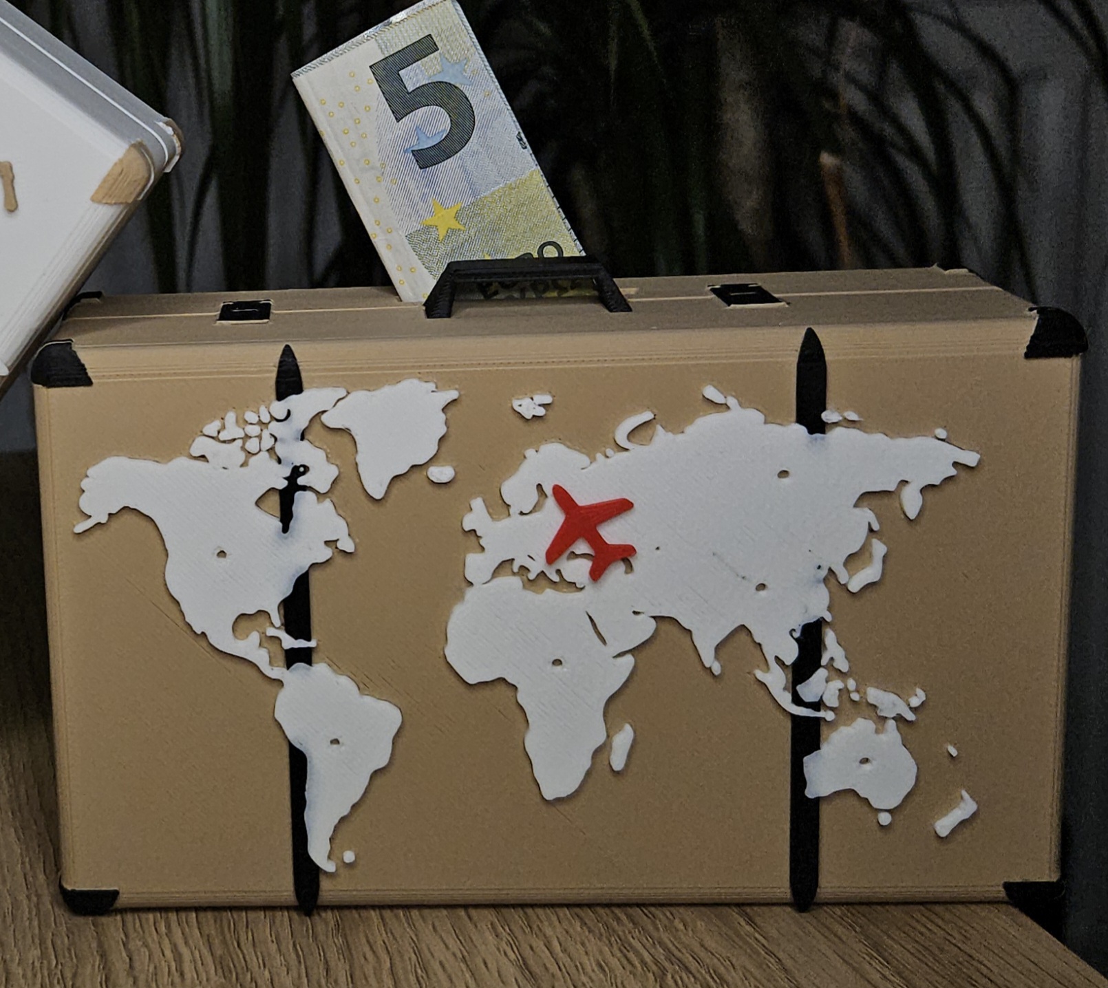 Miniatura 3 do modelo 3D Suitcase Bank