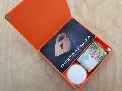 The Cigarillo Box Wallet (with Airtag holder)