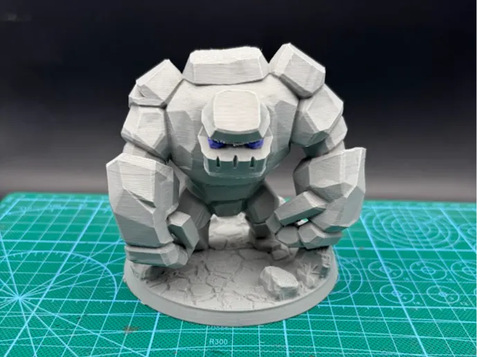 Golem mit Stein Base