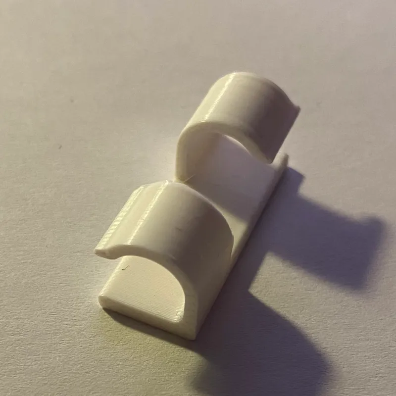 Cable clip for cable with Ø8 mm
