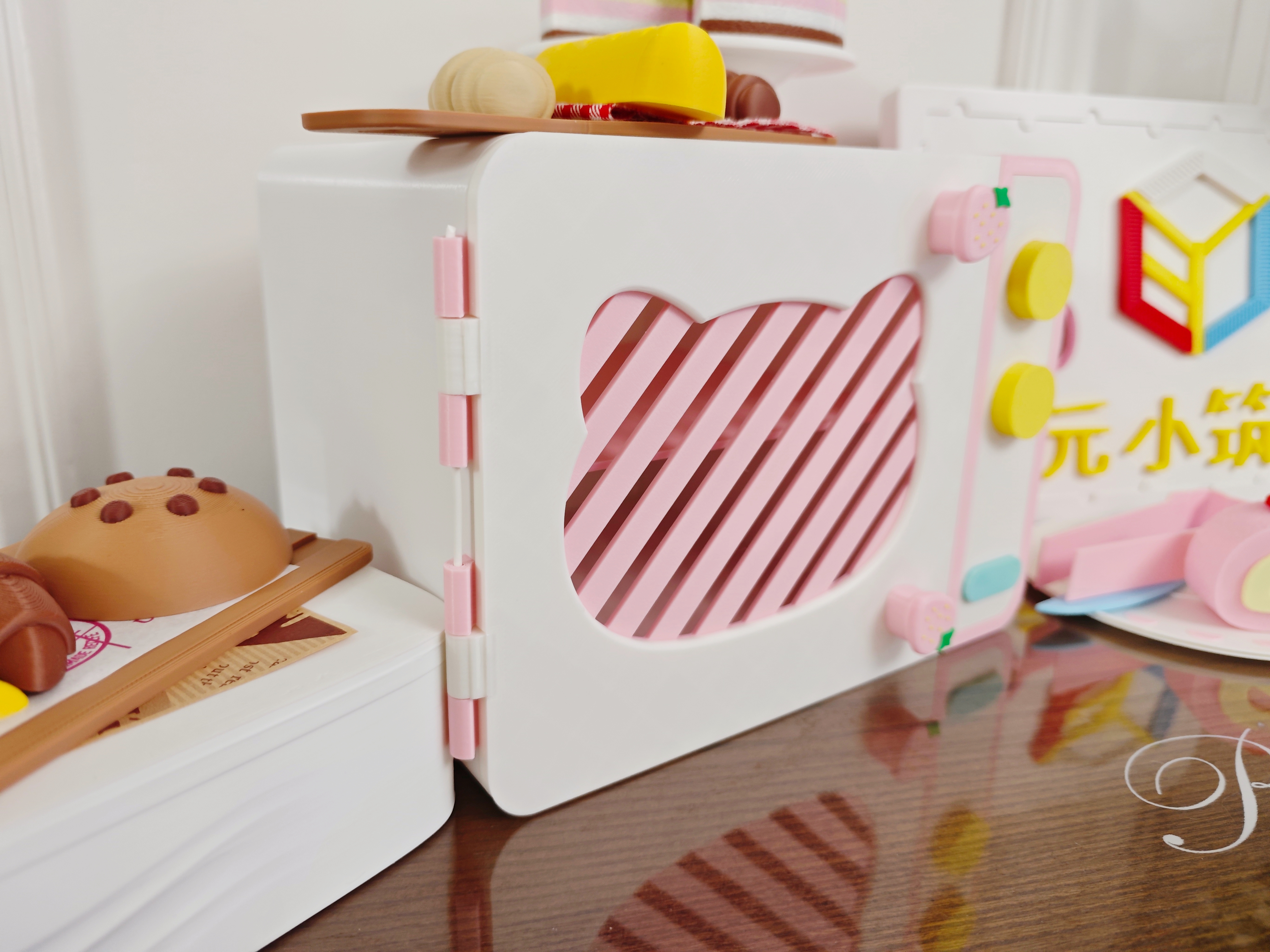 Miniatura 4 do modelo 3D 迷你人生过家家 烘焙达人 小孩玩具自由组拼装 模块化 一大套烤箱微波炉蛋糕面包饼干马卡龙随意组合