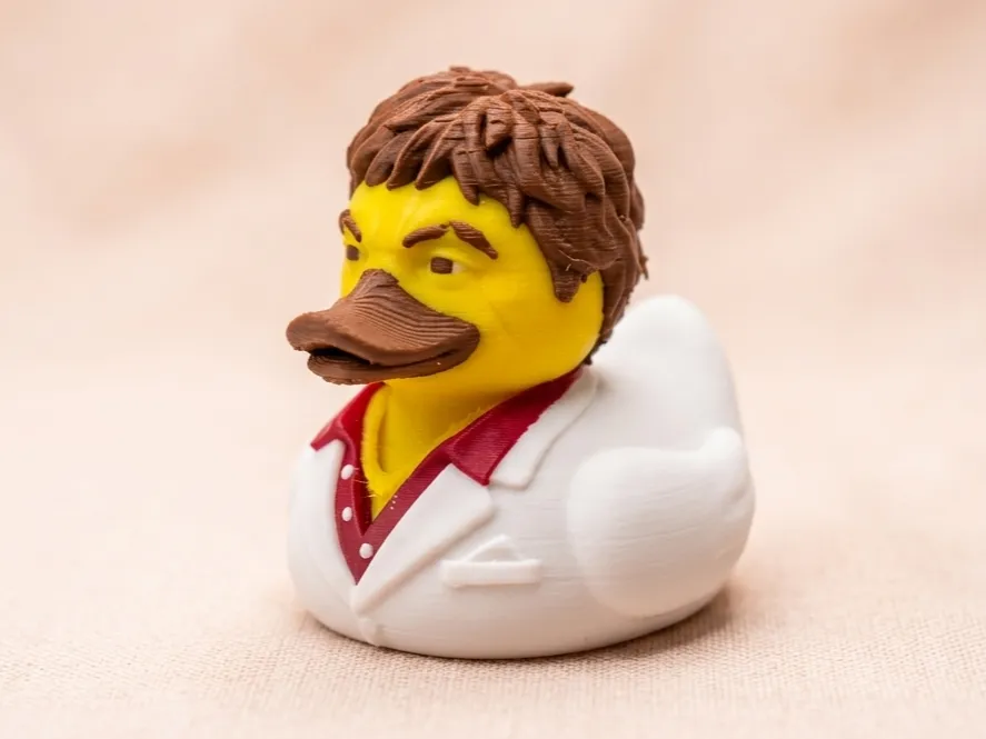 Dije o accesorio de collar: Tony Montana Duck, Scarface Duck, Cruise Jeep Duck. Referencia del modelo original.