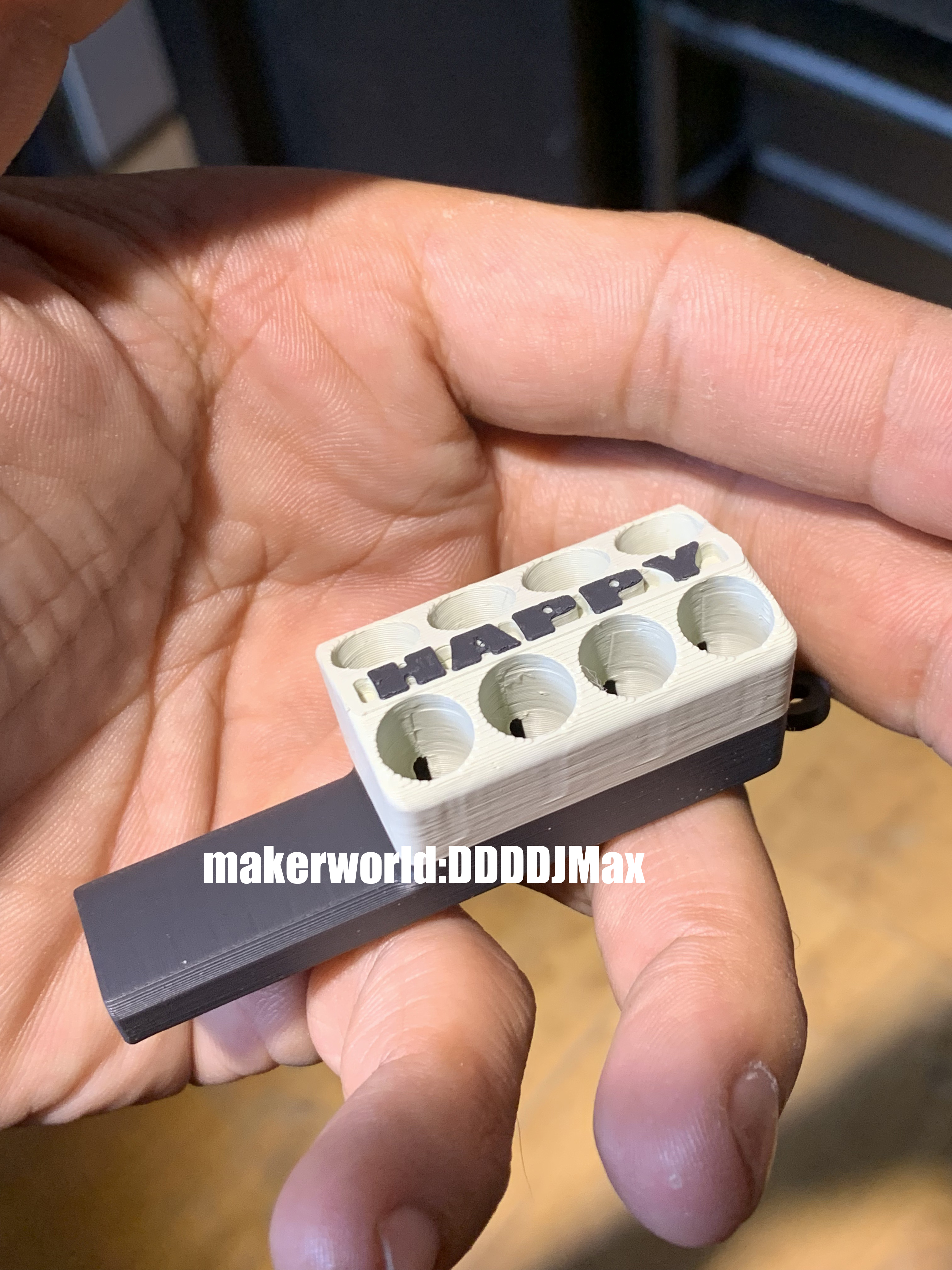 Miniatura 2 do modelo 3D 极简风 mini迷你V8发动机烟嘴  生命加速器 快乐8倍 可当挂饰钥匙链