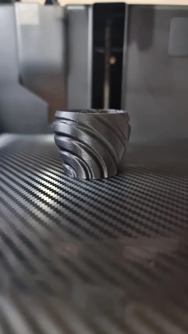 Simple Wave Vase