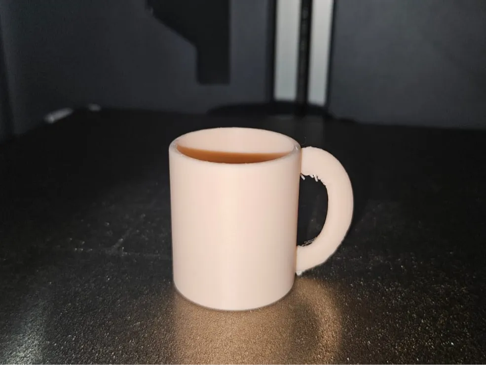 Petite tasse miniature