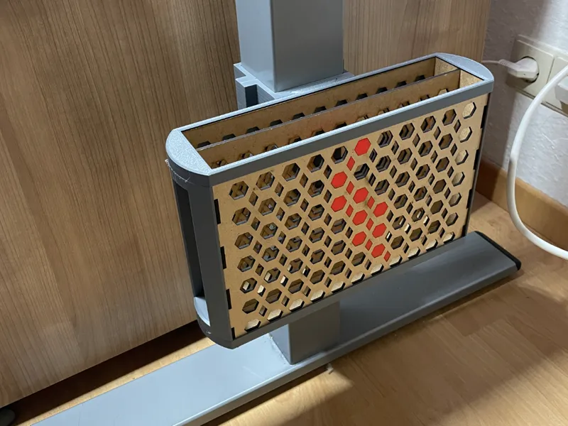 Laptophalter für höhenverstellbaren Schreibtisch