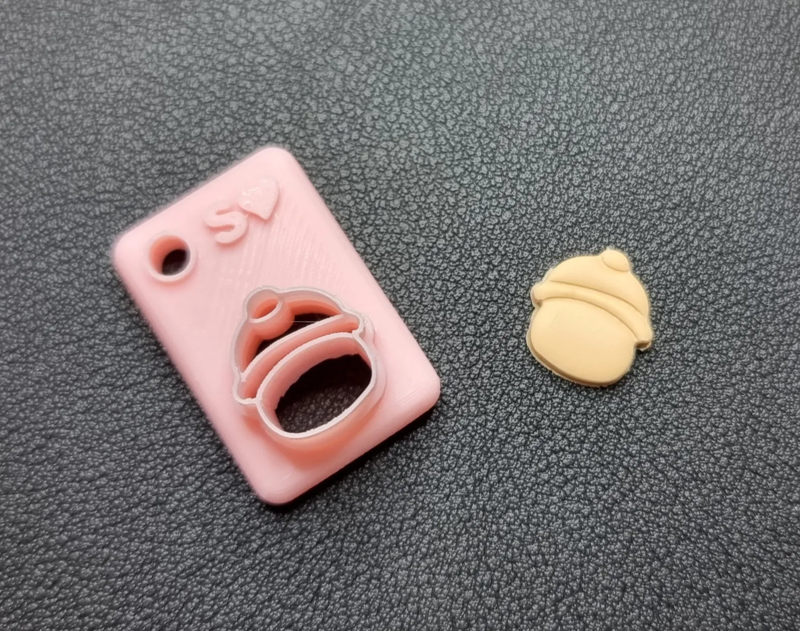 Polymer Clay Earring Cutter – Snowman Woolen Hat view 3