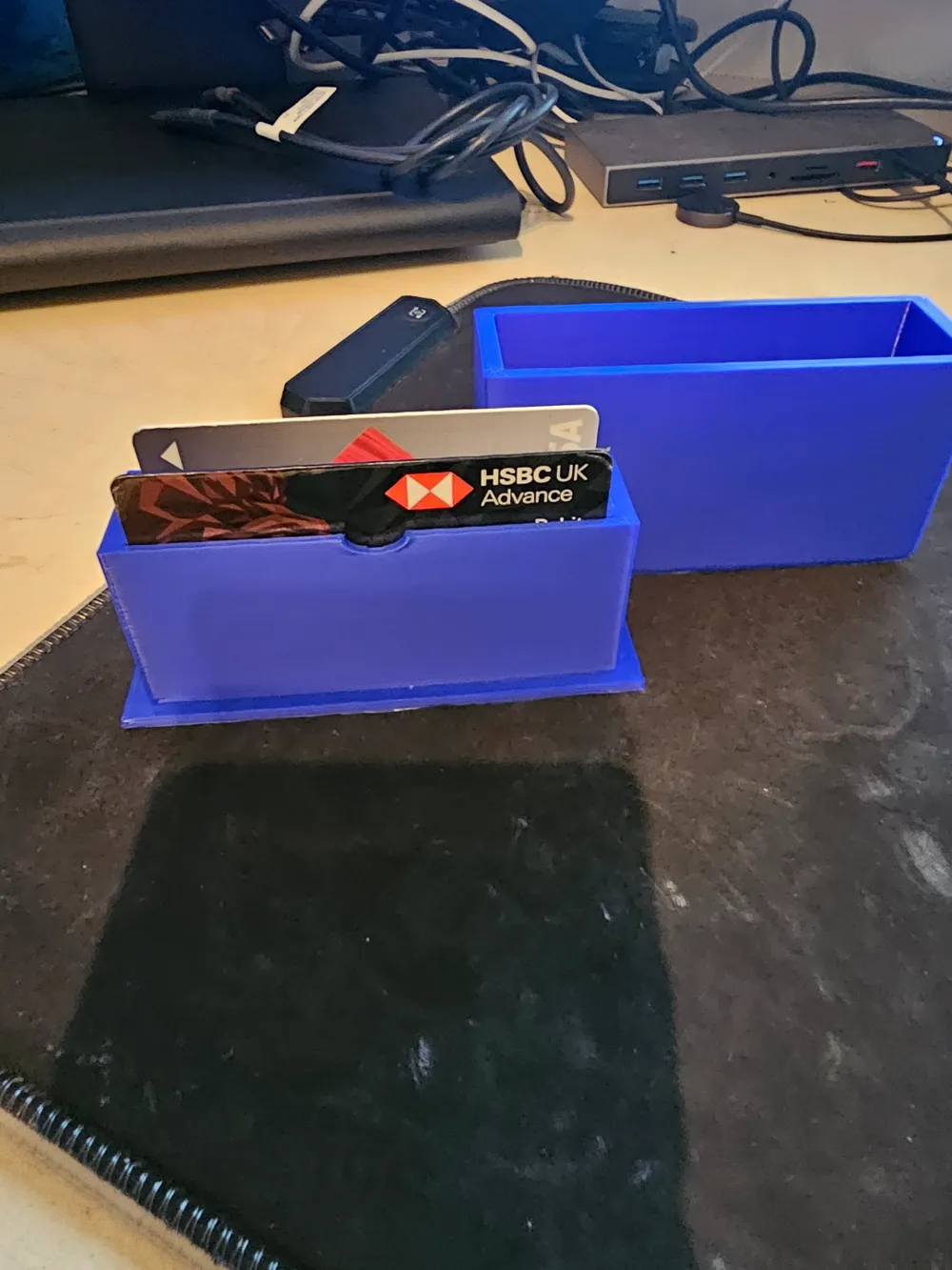 credit-card-desktop-holder-by-neilskig01-makerworld