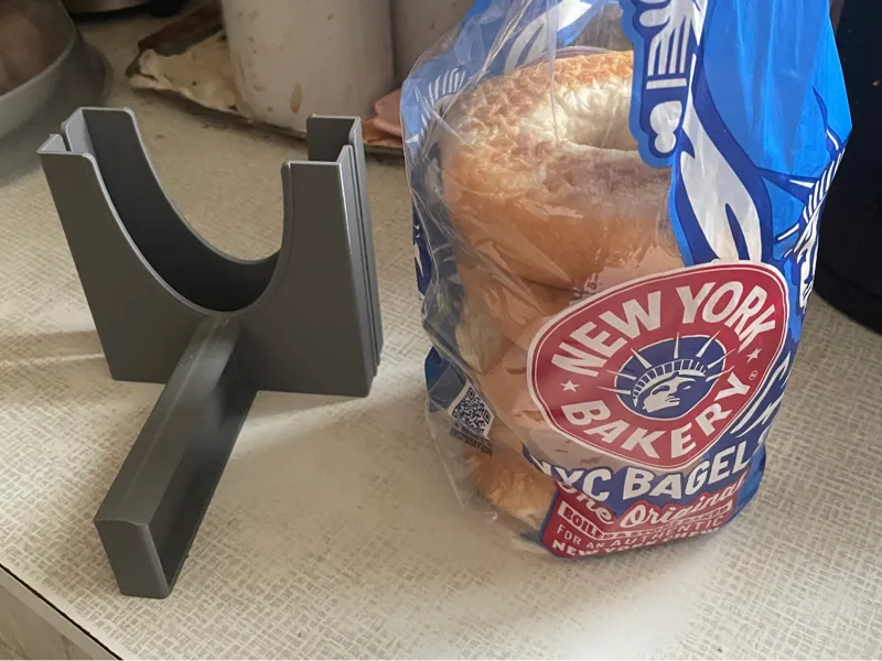 Bagel Slicer with Bagel Clamps