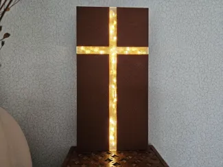 Leuchtendes Kreuz