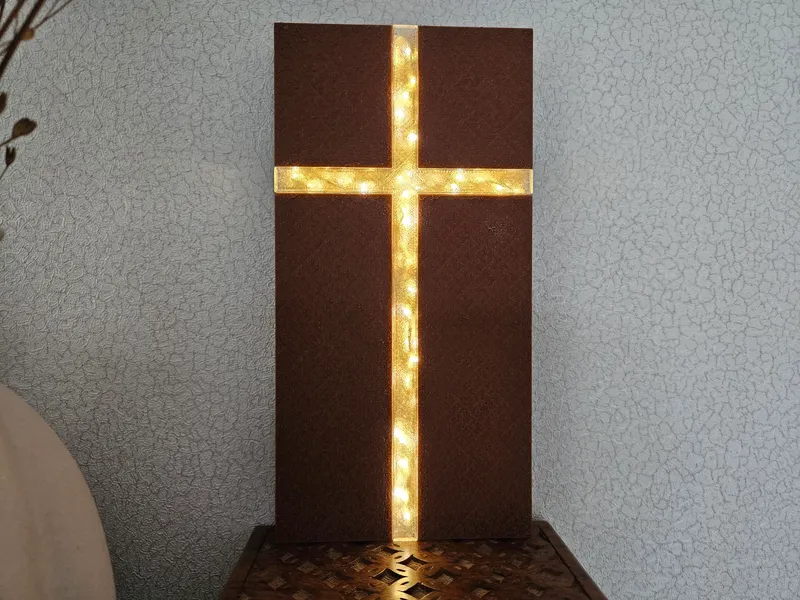 Leuchtendes Kreuz