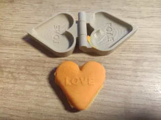 HEART SHAPED PLAY DOH MOLD WITH A HINGE