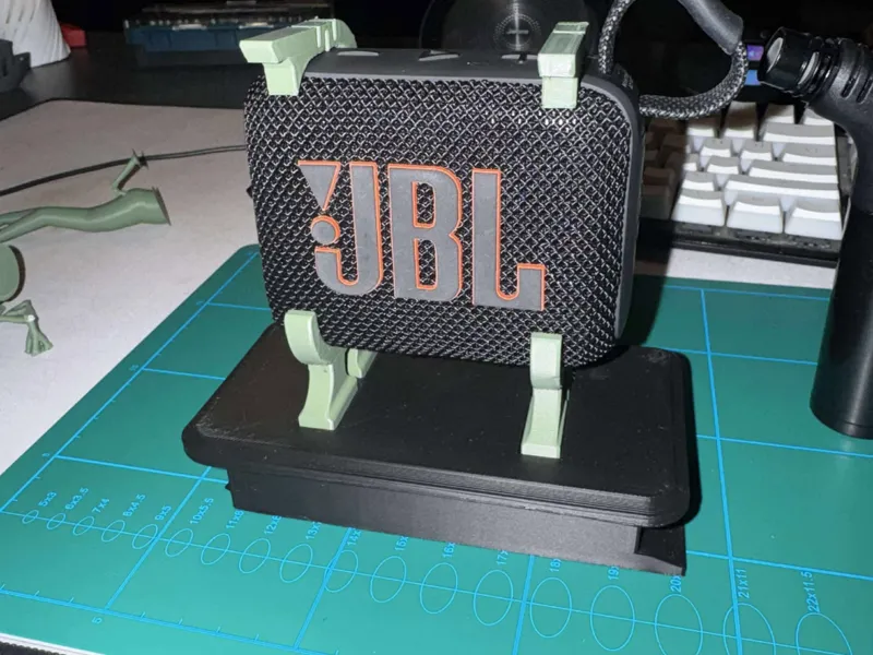 JBL GO 4 Holder – Land Rover Defender 90 (Ashtray)